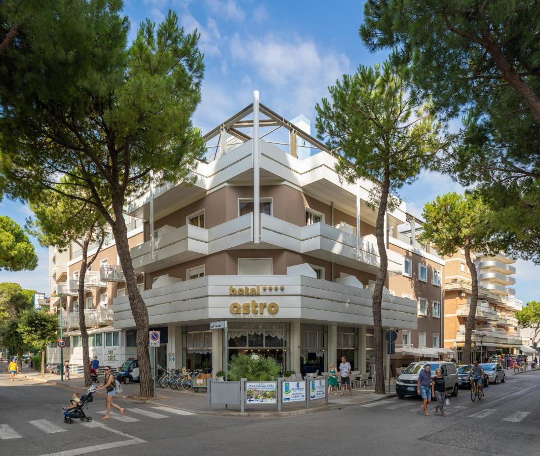 Hotel Astro Lignano Sabbiadoro Eksteriør billede
